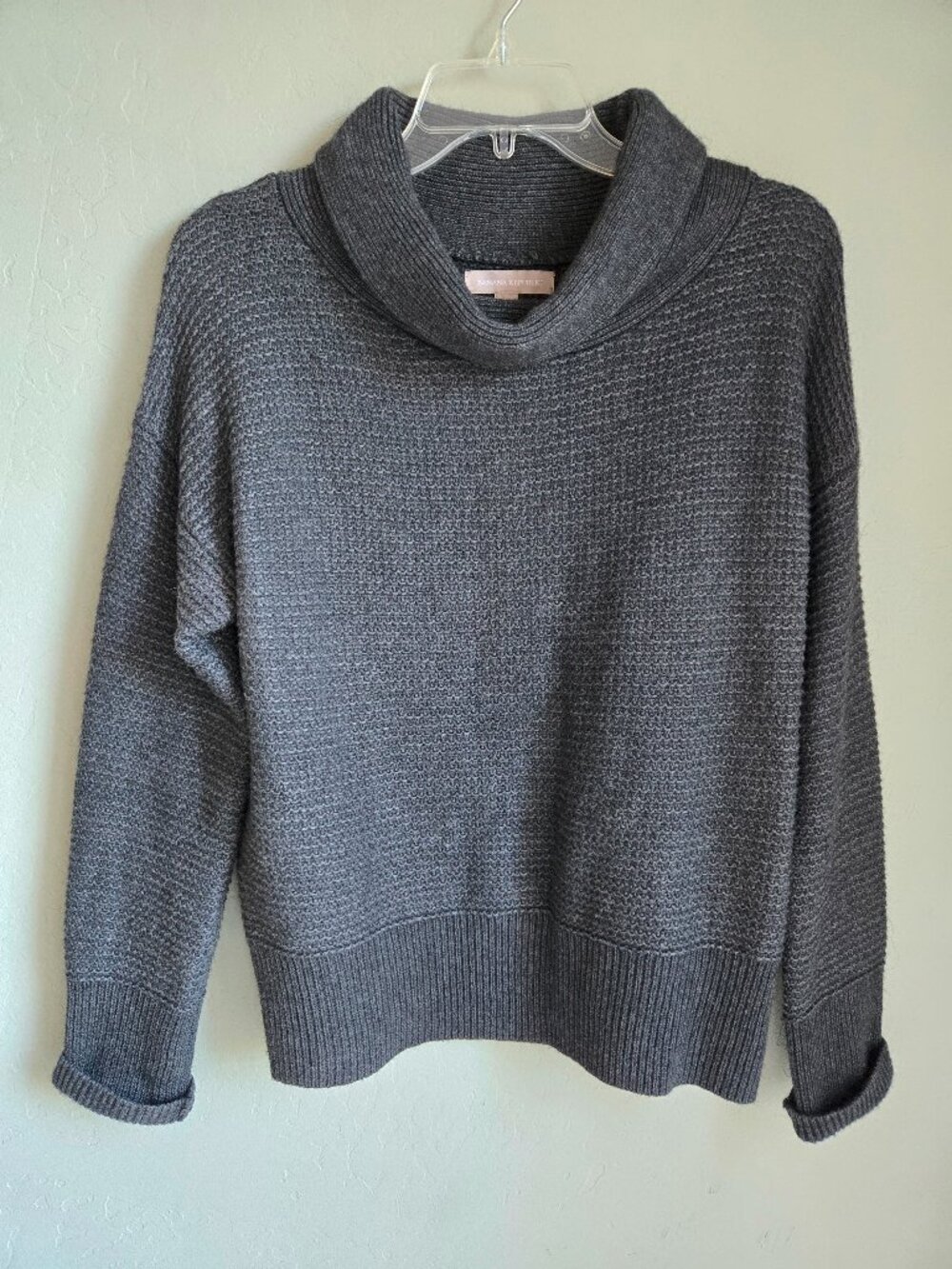 BANANA REPUBLIC Merino Wool Alpaca Blend Charcoal Gray Cowl Neck Sweater Size M